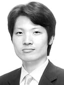 (매일경제 김제관 기자 기명 칼럼) [기자24시] 유럽 재정 위기가 보내는 경고 (2026.10.08)