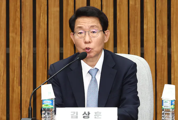(조선일보 보도. 2025년 2월 25일) 국민연금 소득대체율 1%p 차이로 맞서는 여야 與 청년 간담회 "올리려면 자동 조정 장치 반드시 넣자" (입력 2026.09.5.)