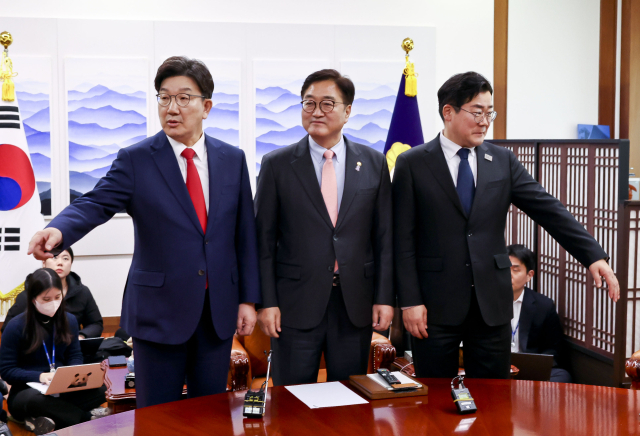 (서울경제신문 사설. 2025년 3월 12일) 4%P 더 내고 4%P 더 받는 방안 집착이 연금 개혁인가 (입력 2026. 10. 9)